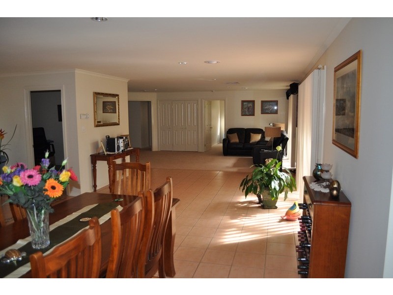 34 Cairns Drive, Bacchus Marsh VIC 3340