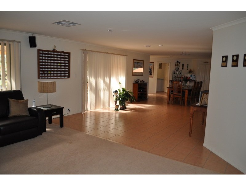 34 Cairns Drive, Bacchus Marsh VIC 3340