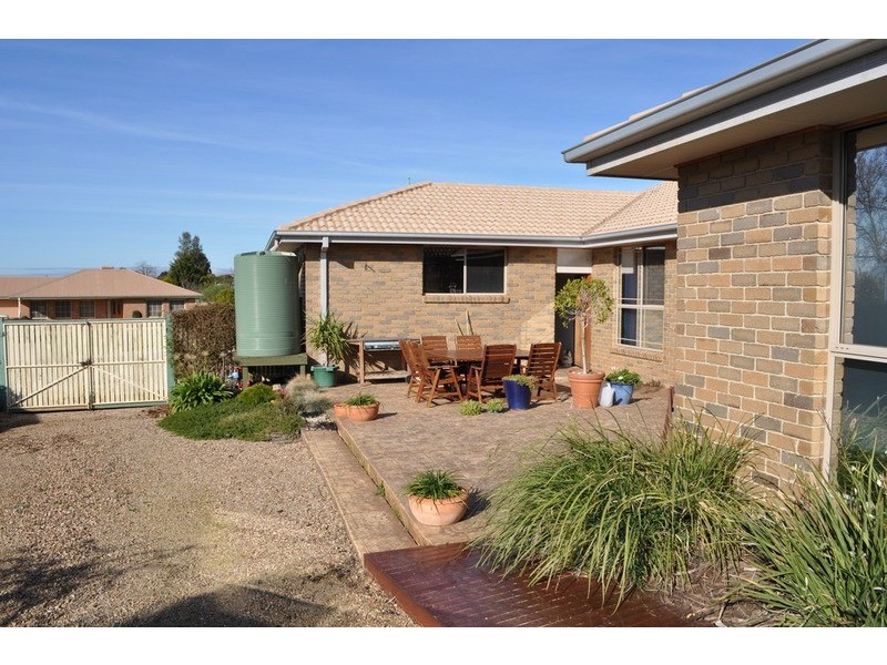 2 Rae Court, Bacchus Marsh VIC 3340