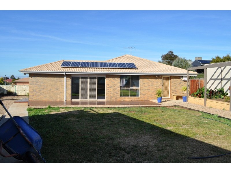 2 Rae Court, Bacchus Marsh VIC 3340