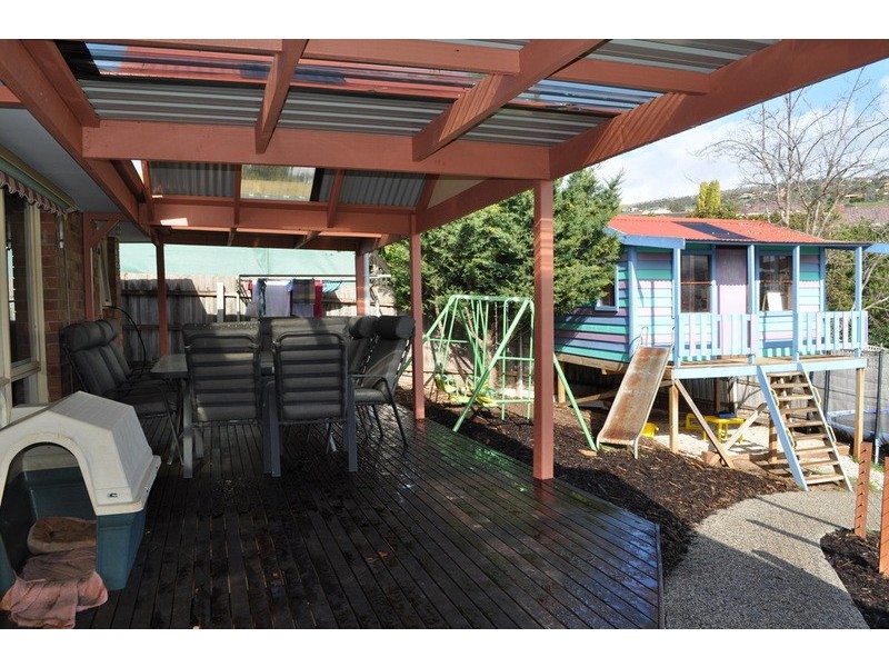 4 St Andrews Way, Bacchus Marsh VIC 3340