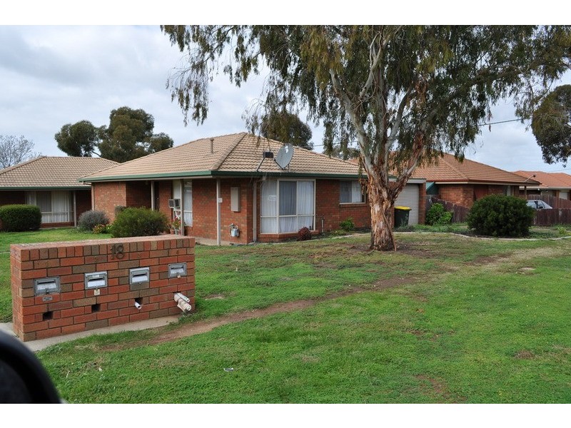 4/18 Davies Street, Bacchus Marsh VIC 3340