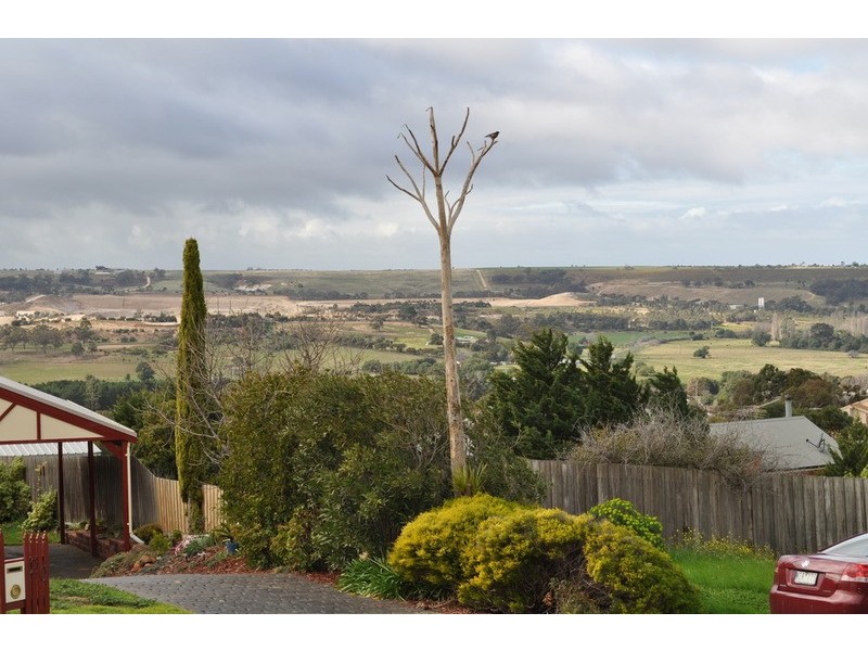 4 Carlogie Place, Bacchus Marsh VIC 3340
