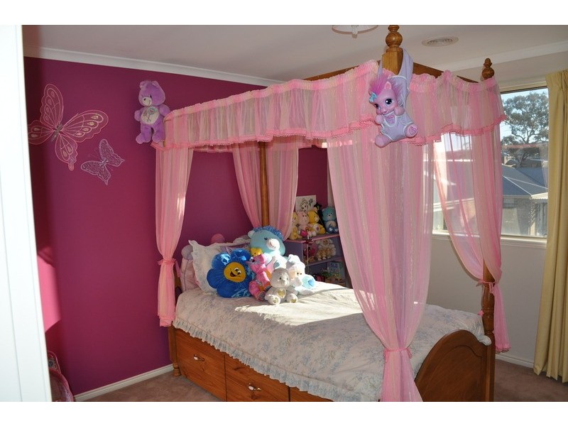 4 Riverbend Drive, Darley VIC 3340