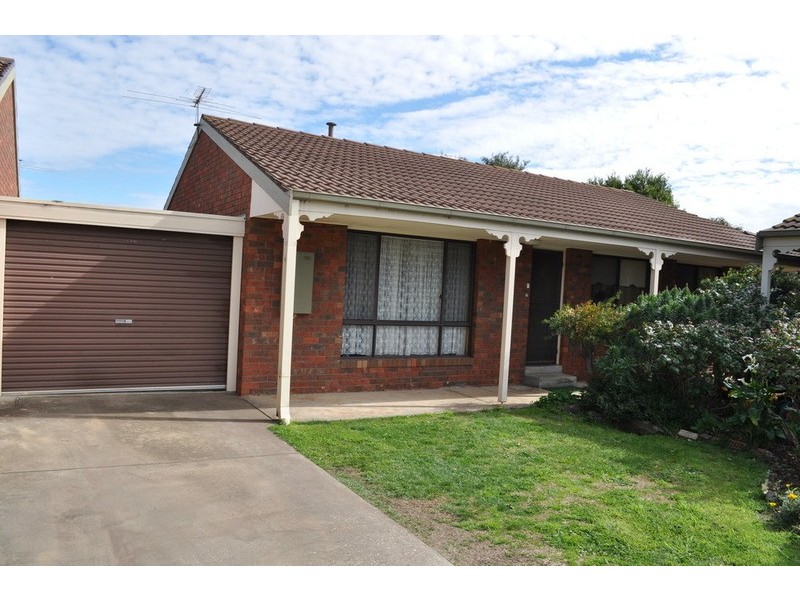 2/28 Simpson Street, Bacchus Marsh VIC 3340
