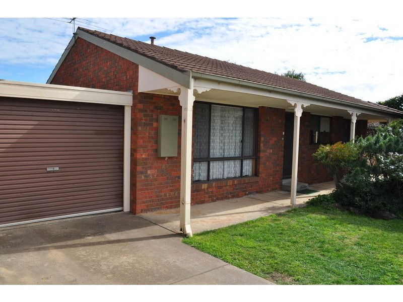 2/28 Simpson Street, Bacchus Marsh VIC 3340