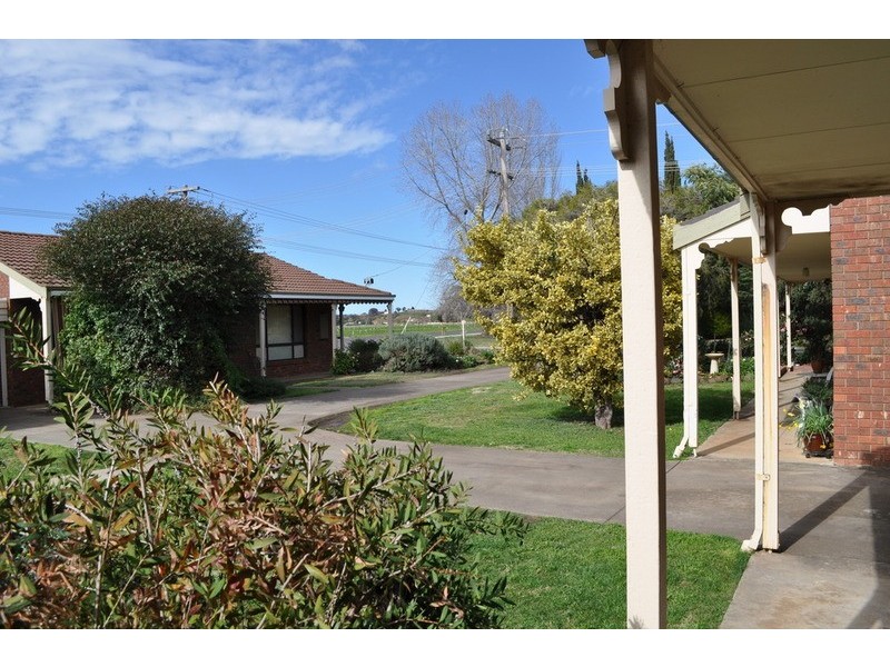 2/28 Simpson Street, Bacchus Marsh VIC 3340