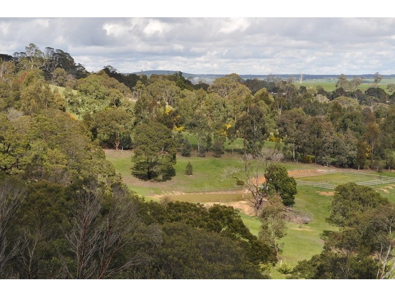25 Kangaroo Road, Greendale VIC 3341