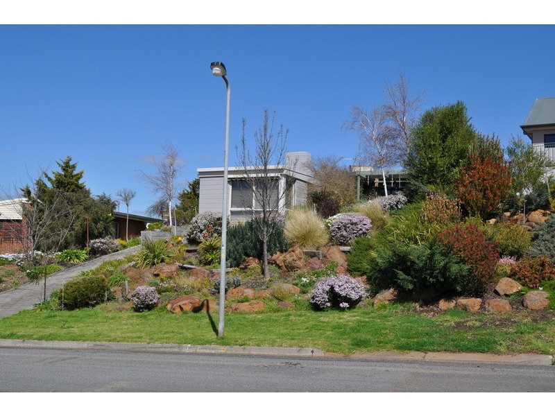 39 Riversdale Crescent, Bacchus Marsh VIC 3340
