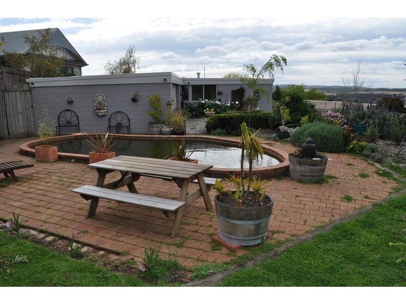 39 Riversdale Crescent, Bacchus Marsh VIC 3340