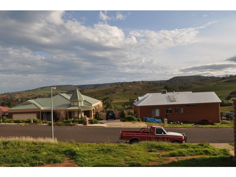 24 Rosehill Drive, Bacchus Marsh VIC 3340