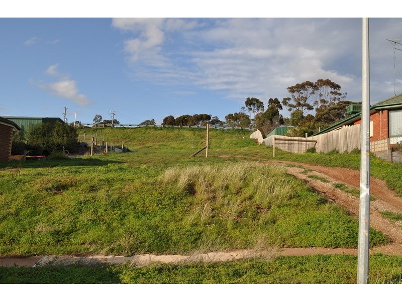 24 Rosehill Drive, Bacchus Marsh VIC 3340
