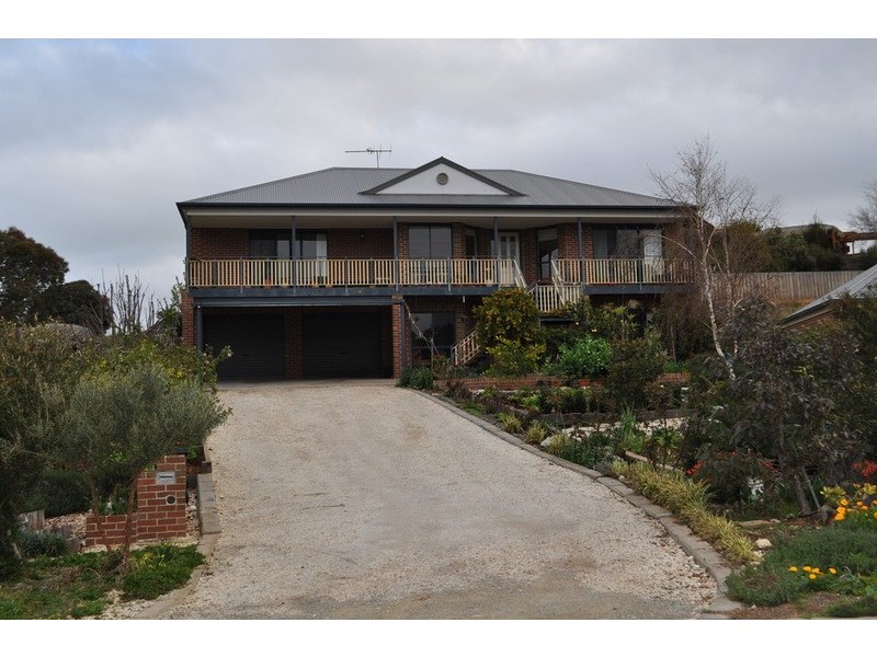 12 McLeod Drive, Bacchus Marsh VIC 3340