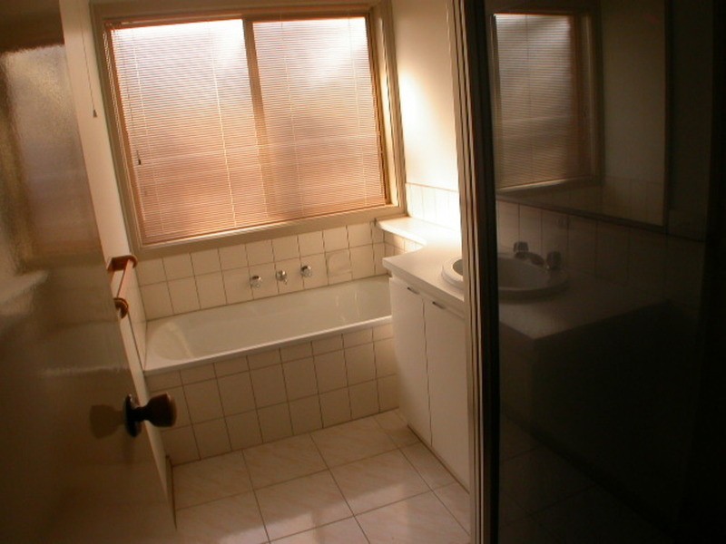 98 Underbank Boulevard, Bacchus Marsh VIC 3340