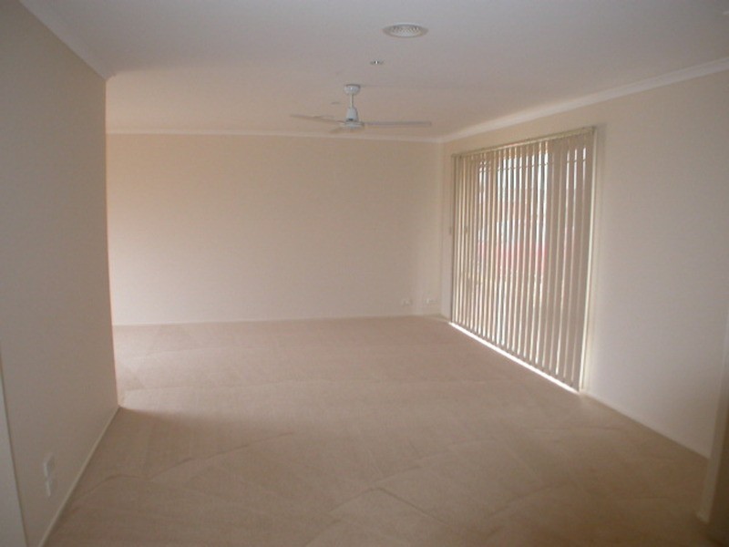 24 McLennan Avenue, Bacchus Marsh VIC 3340