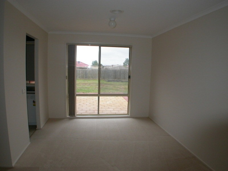 24 McLennan Avenue, Bacchus Marsh VIC 3340