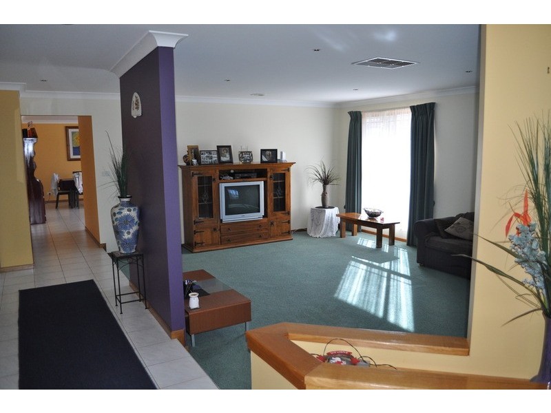 2 Rae Court, Bacchus Marsh VIC 3340