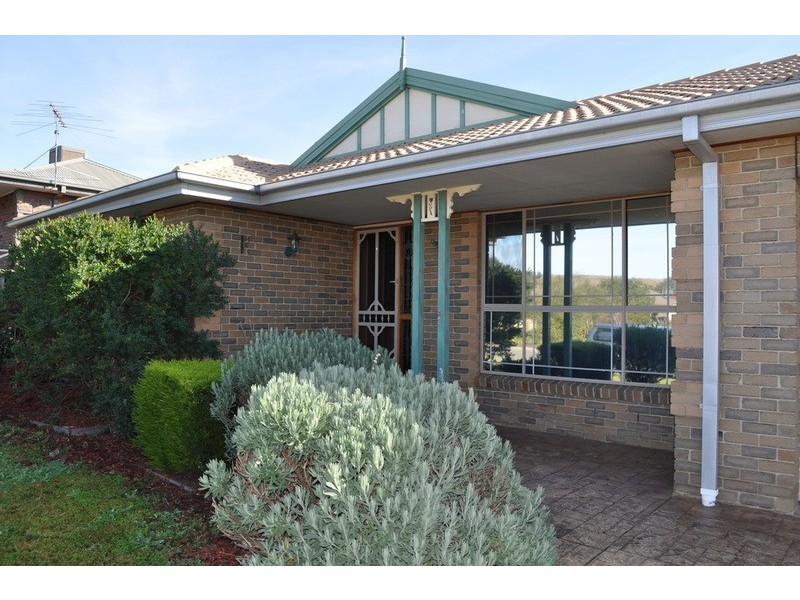2 Rae Court, Bacchus Marsh VIC 3340