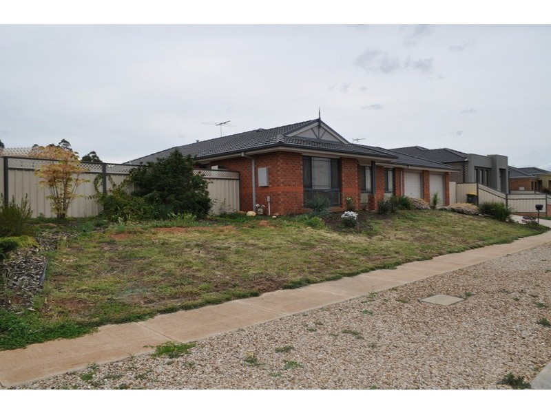 52 Grantleigh Drive, Bacchus Marsh VIC 3340
