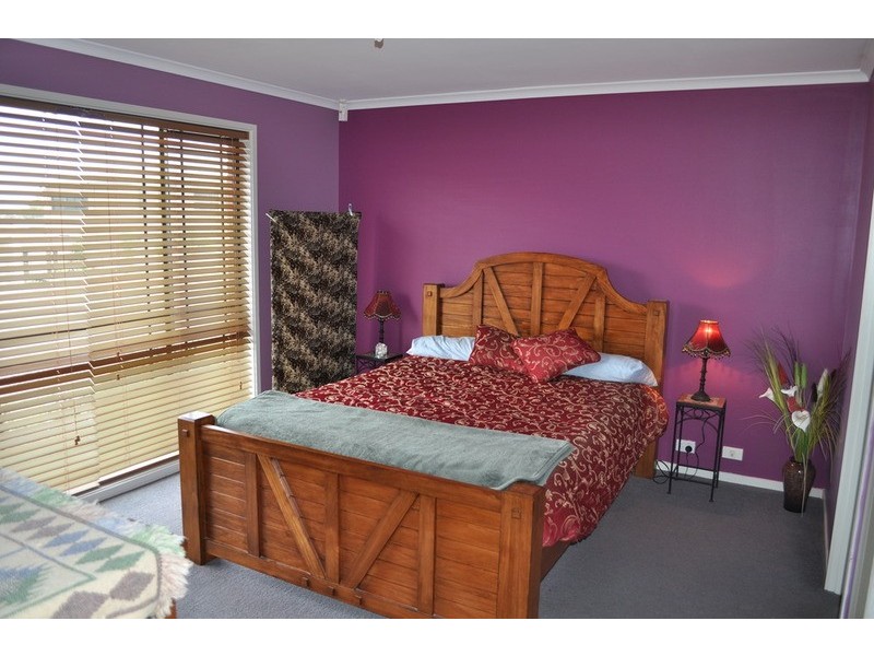 52 Grantleigh Drive, Bacchus Marsh VIC 3340