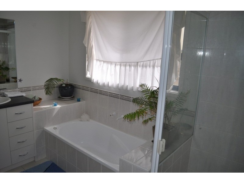 52 Grantleigh Drive, Bacchus Marsh VIC 3340