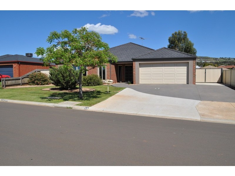 14 Grantleigh Drive, Bacchus Marsh VIC 3340