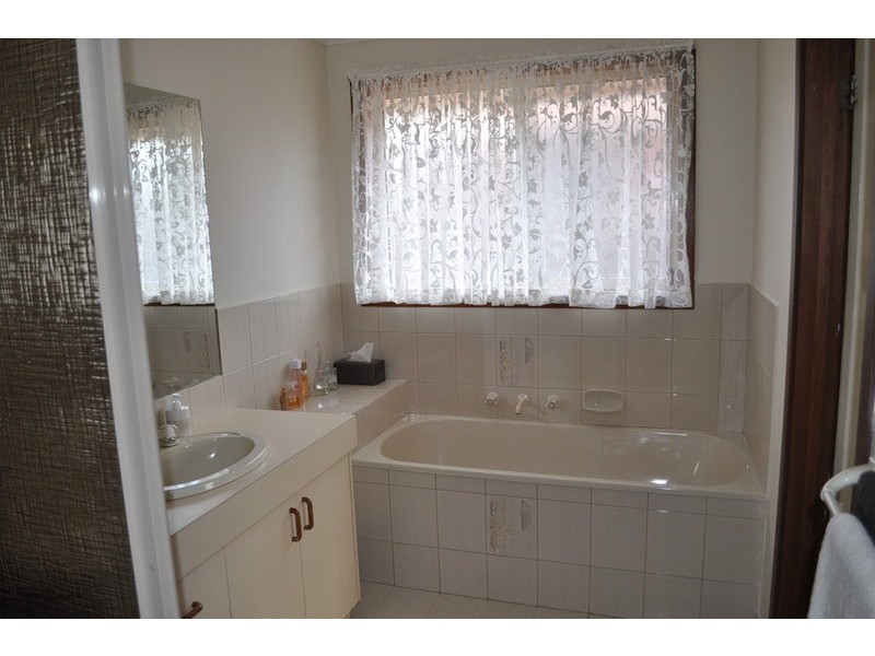 27 O’Keefe Crescent, Bacchus Marsh VIC 3340