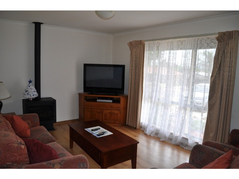 1/42 Clifton Drive, Bacchus Marsh VIC 3340