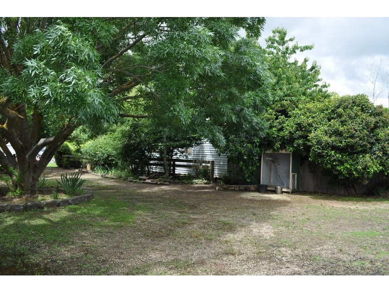 18 Blackwood Street, Ballan VIC 3342