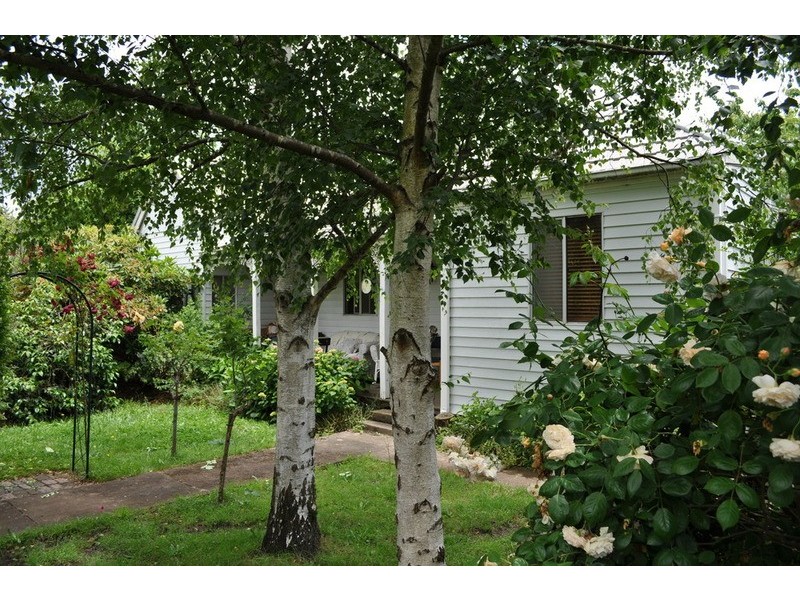 18 Blackwood Street, Ballan VIC 3342