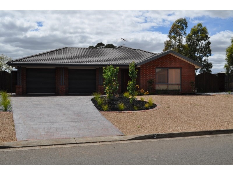 21 Cairns Drive, Bacchus Marsh VIC 3340