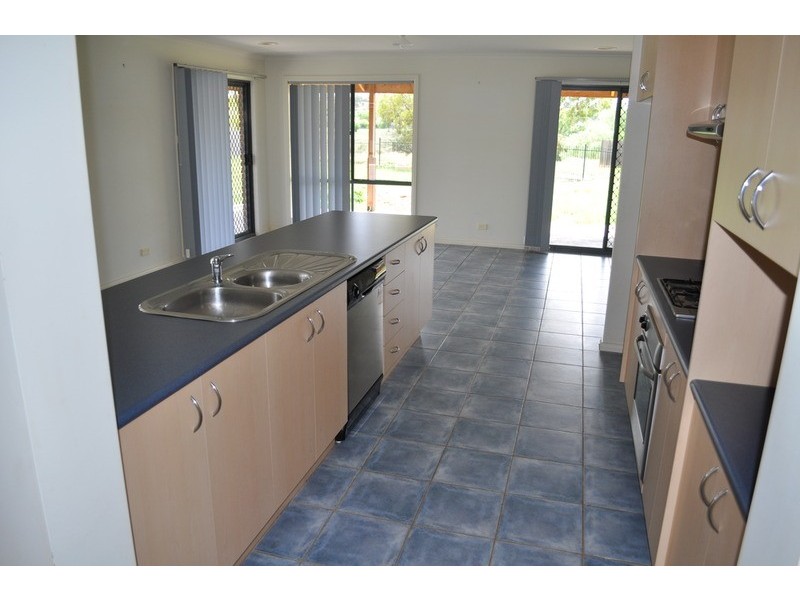 21 Cairns Drive, Bacchus Marsh VIC 3340