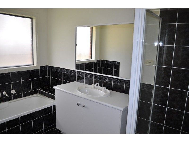 21 Cairns Drive, Bacchus Marsh VIC 3340
