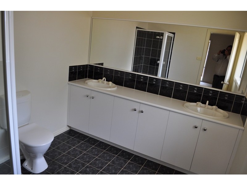 21 Cairns Drive, Bacchus Marsh VIC 3340