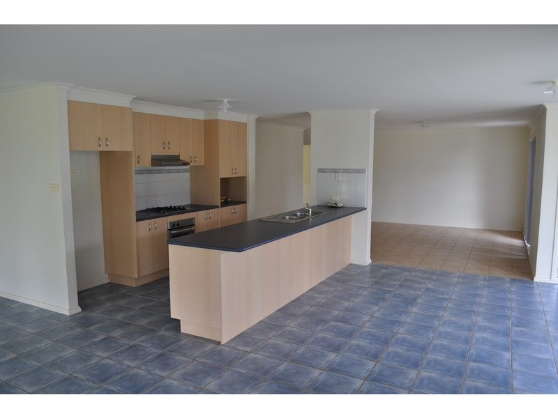 21 Cairns Drive, Bacchus Marsh VIC 3340