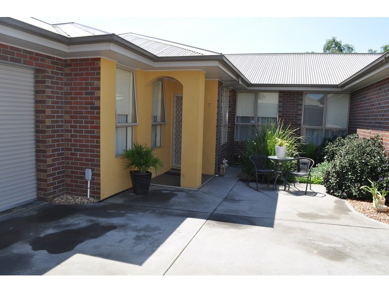 7/11 Graham Street, Bacchus Marsh VIC 3340