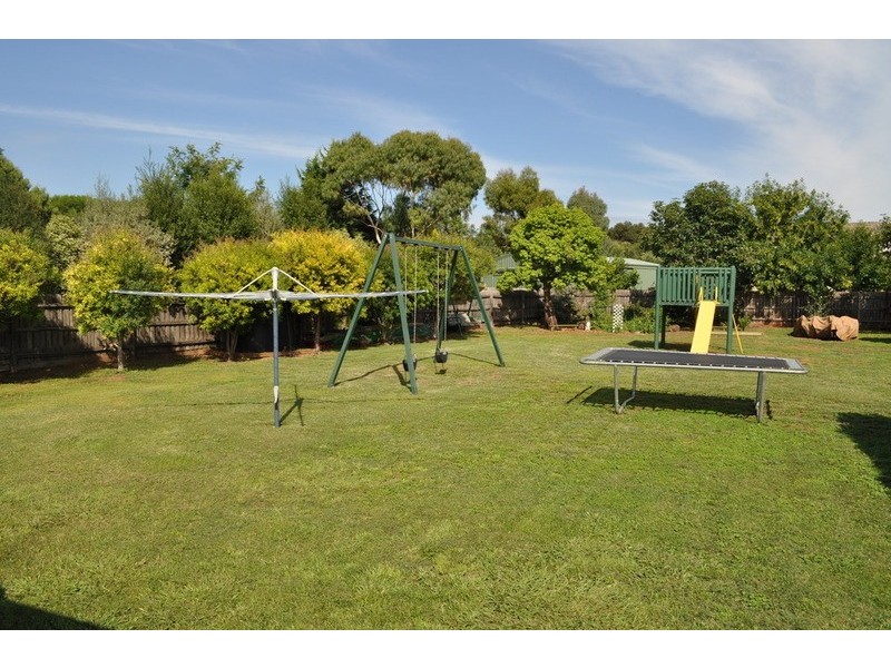 32 Cairns Drive, Bacchus Marsh VIC 3340
