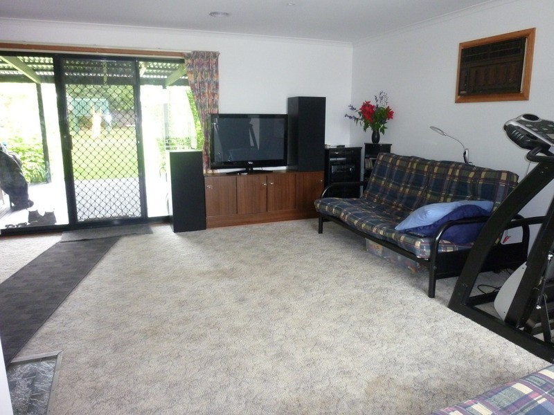 32 Cairns Drive, Bacchus Marsh VIC 3340