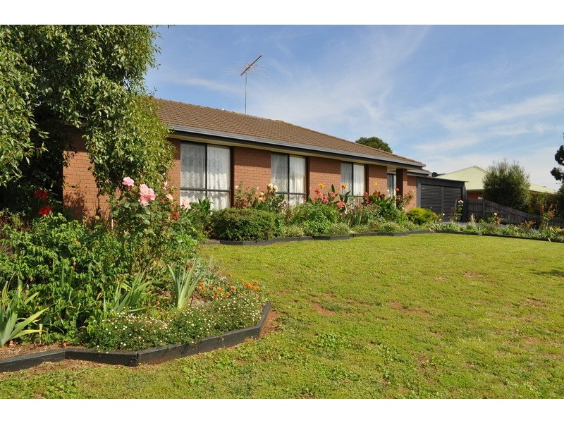 32 Cairns Drive, Bacchus Marsh VIC 3340
