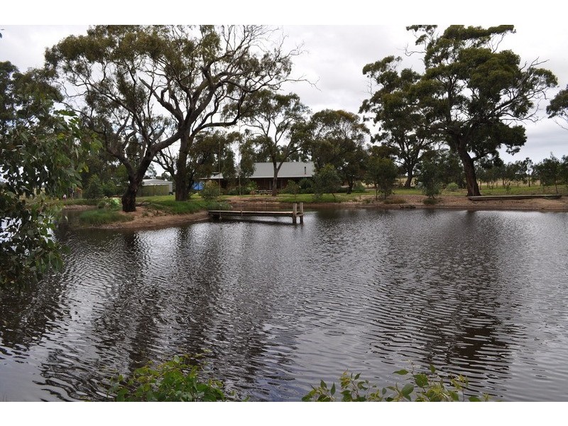 72 Quakes Road, Balliang VIC 3340