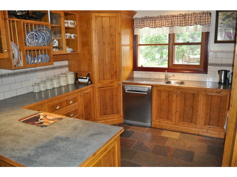 72 Quakes Road, Balliang VIC 3340