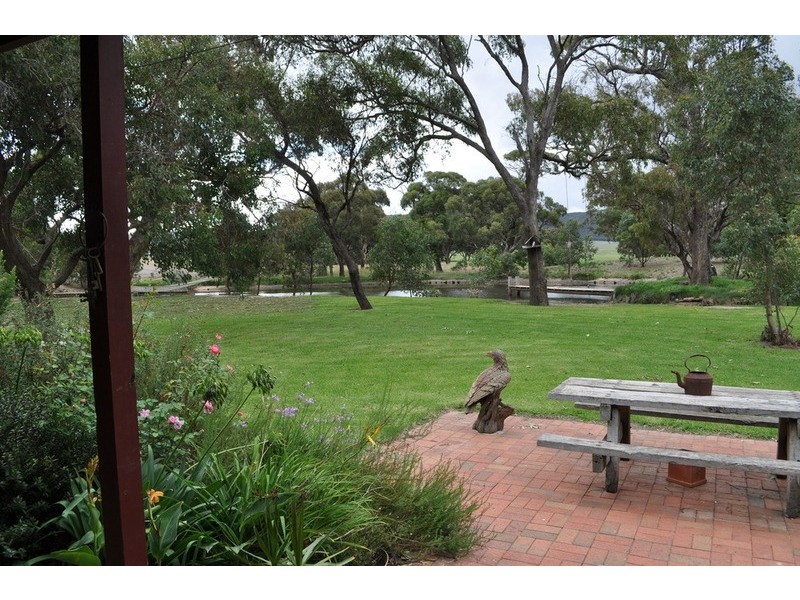 72 Quakes Road, Balliang VIC 3340