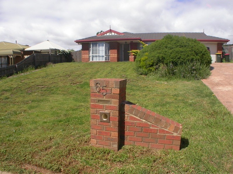 65 Cairns Drive, Bacchus Marsh VIC 3340