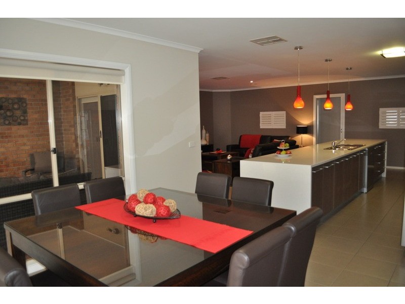 27 Ruddick Place, Bacchus Marsh VIC 3340