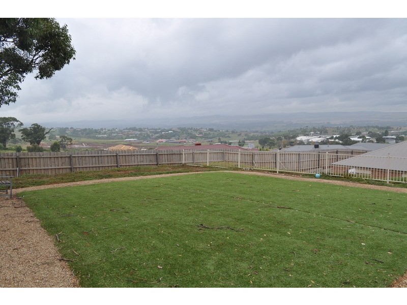 27 Ruddick Place, Bacchus Marsh VIC 3340