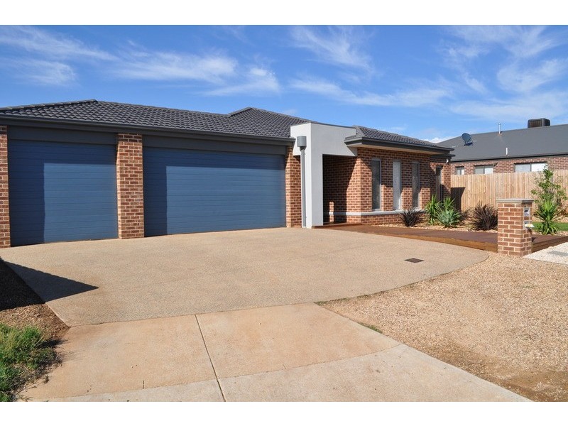 21 Silverdale Drive, Bacchus Marsh VIC 3340