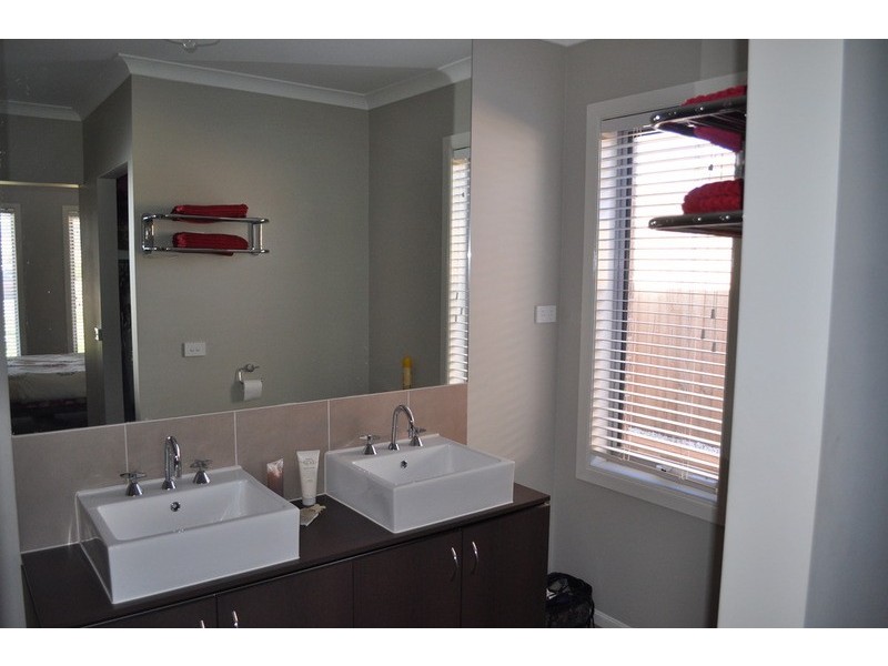 21 Silverdale Drive, Bacchus Marsh VIC 3340