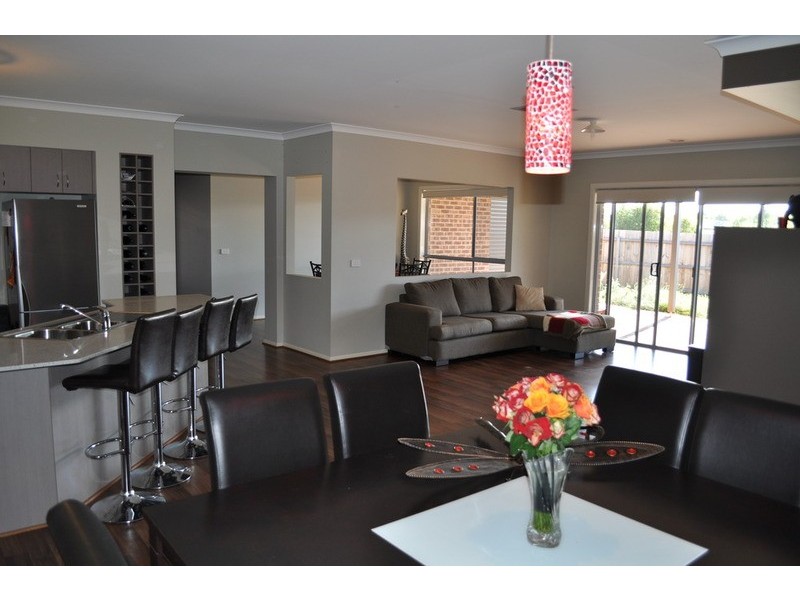 21 Silverdale Drive, Bacchus Marsh VIC 3340
