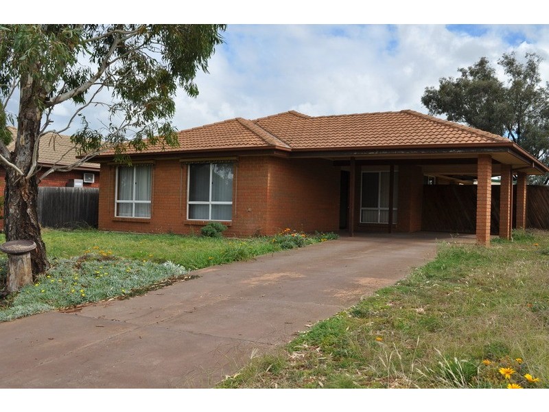 56 Underbank Boulevard, Bacchus Marsh VIC 3340