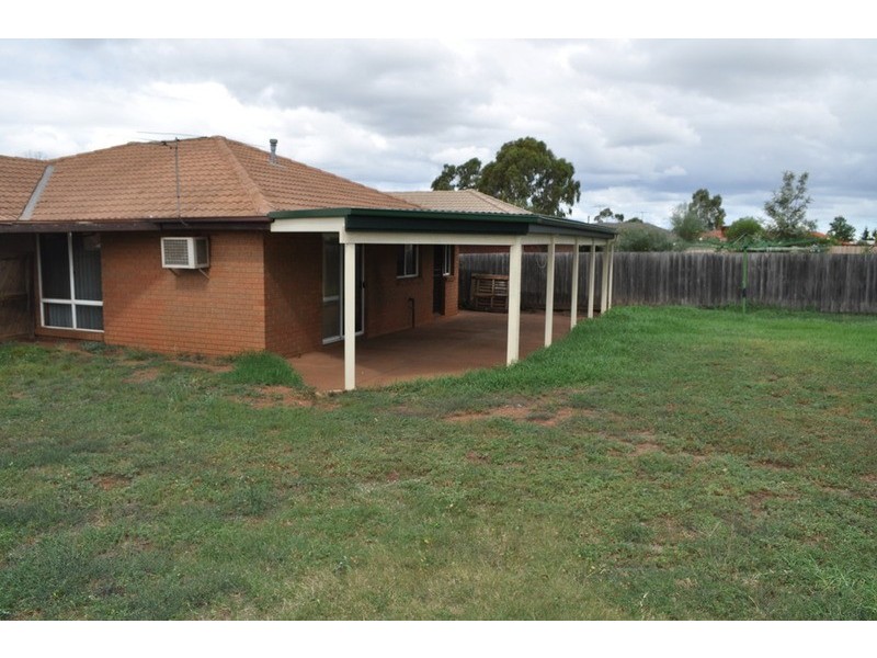 56 Underbank Boulevard, Bacchus Marsh VIC 3340